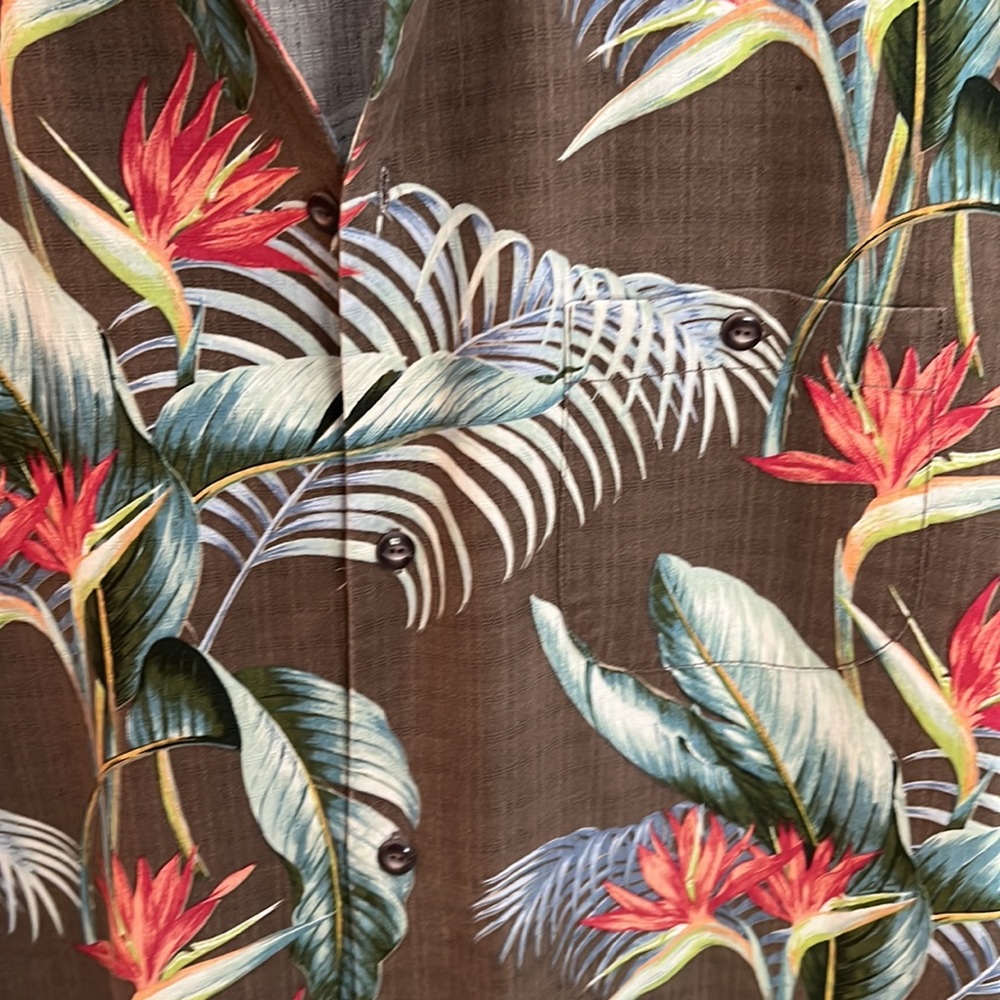 Tommy Bahama original fit LG 100% silk